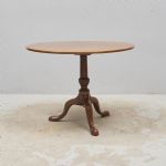 1467 6532 TEA TABLE